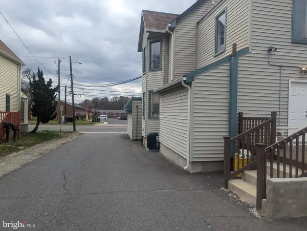 221 N WHITE HORSE PIKE, Clementon, NJ 08021