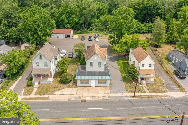 221 N WHITE HORSE PIKE, Clementon, NJ 08021