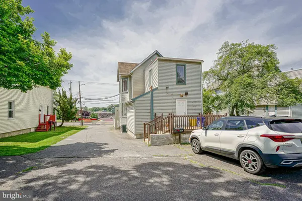 221 N WHITE HORSE PIKE, Clementon, NJ 08021