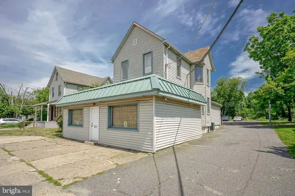 221 N WHITE HORSE PIKE, Clementon, NJ 08021