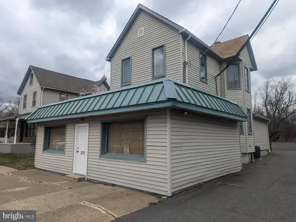 221 N WHITE HORSE PIKE, Clementon, NJ 08021