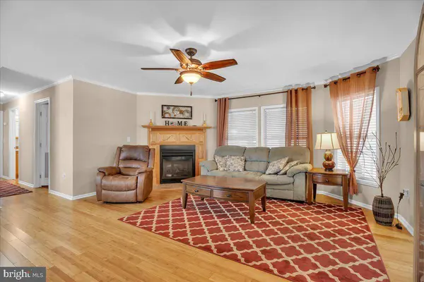 2003 BURLINGTON CIRCLE, Williamstown, NJ 08094
