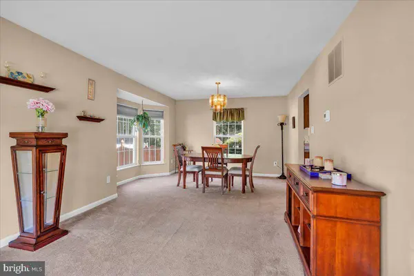 46 MONTICELLO DR, Sicklerville, NJ 08081