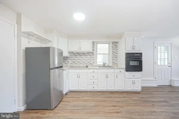 136 N READ AVE #B, Runnemede, NJ 08078