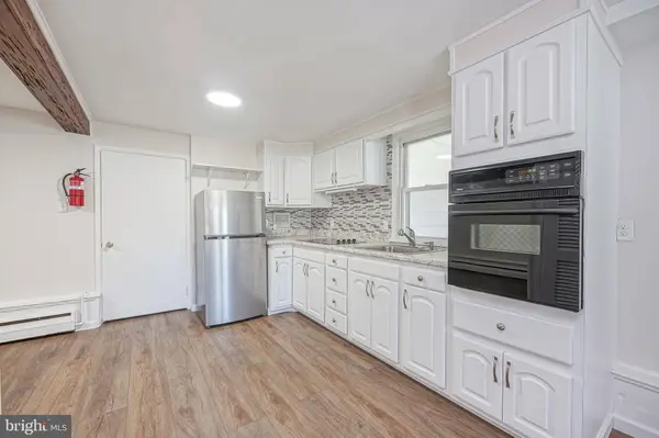 136 N READ AVE #B, Runnemede, NJ 08078