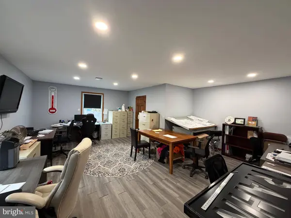 4268 S BLACK HORSE PK #ENTIRE OFFICE, Williamstown, NJ 08094