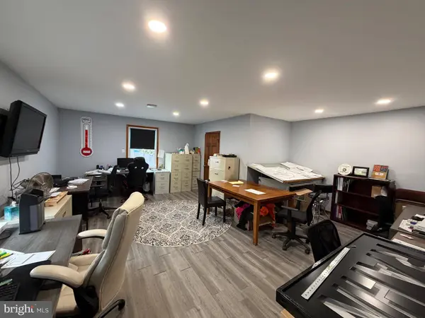 4268 S BLACK HORSE PK #OFFICE SPACE