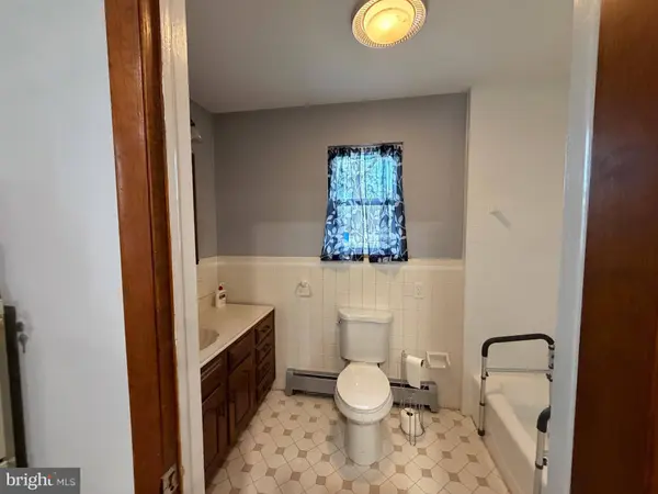 4268 S BLACK HORSE PK #ENTIRE OFFICE, Williamstown, NJ 08094