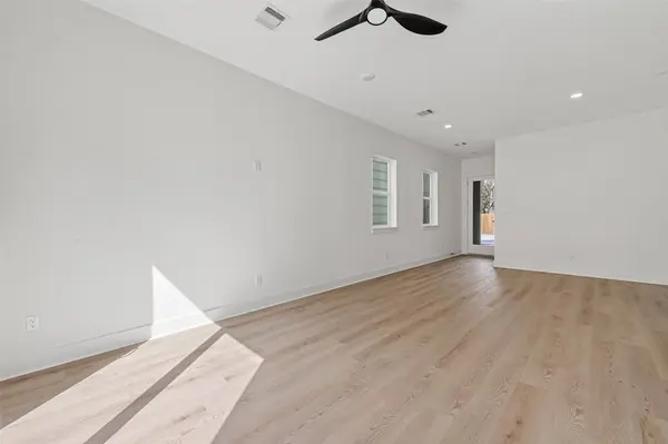 967 Highland Light LN, Houston, TX 77091