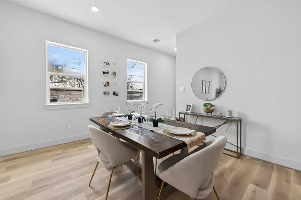 961 Highland Light LN, Houston, TX 77091