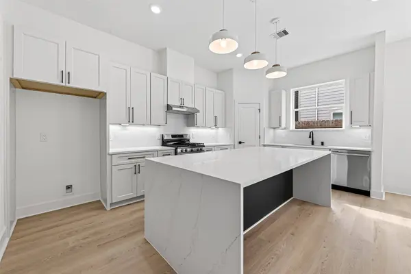 967 Highland Light LN, Houston, TX 77091