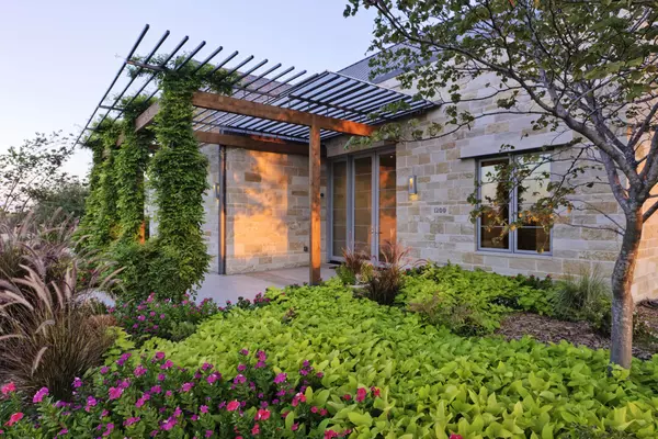 energy-efficient-home-exterior-2023-11-27-04-52-23-utc-1
