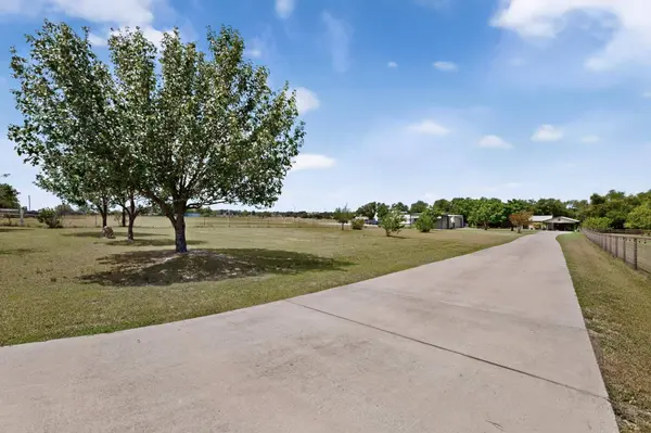 1730 County Road 130, Hutto, TX 78634