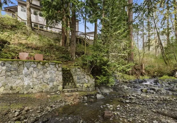 81 Chilco Ridge Pl, View Royal, BC V9B 5Z7