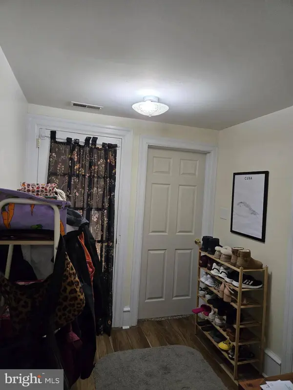 32 S BROADWAY, Pitman, NJ 08071