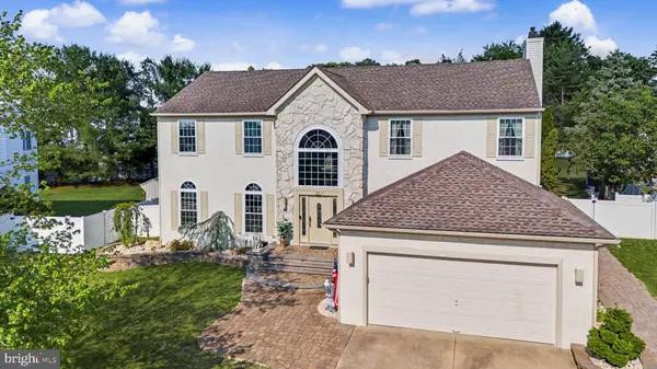 23 GRAYPEBBLE CIR, Sicklerville, NJ 08081