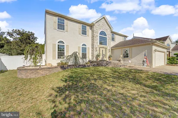 23 GRAYPEBBLE CIR, Sicklerville, NJ 08081