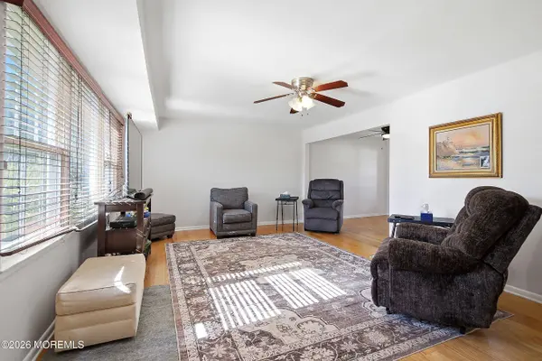 9 Poplar Street, Howell, NJ 07731