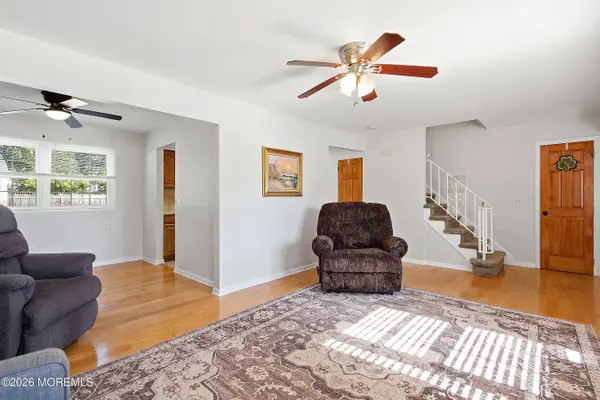 9 Poplar Street, Howell, NJ 07731
