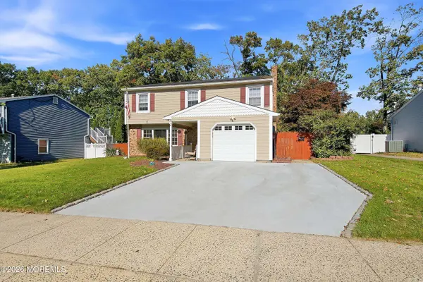 9 Poplar Street, Howell, NJ 07731