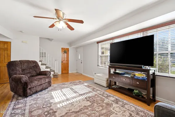 9 Poplar Street, Howell, NJ 07731