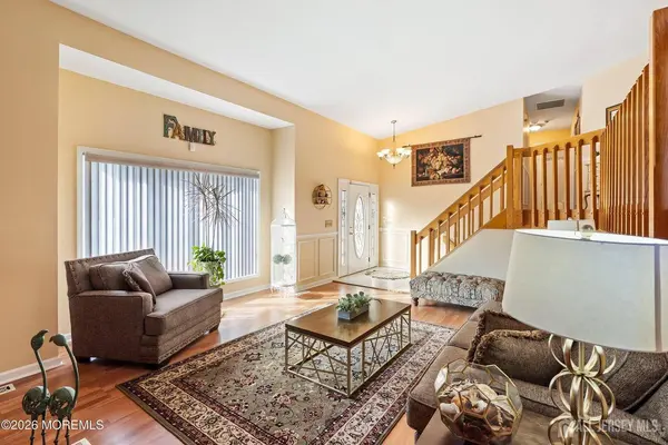 56 Sami DR, Howell, NJ 07731