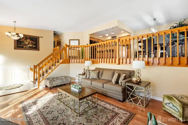 56 Sami DR, Howell, NJ 07731