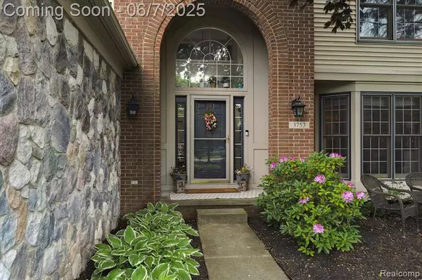 3753 Rolling Hills Road, Orion Twp, MI 48359