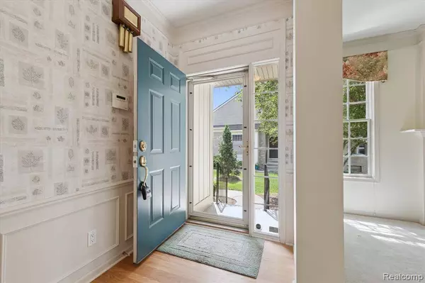 1921 Dunham Drive, Rochester, MI 48306