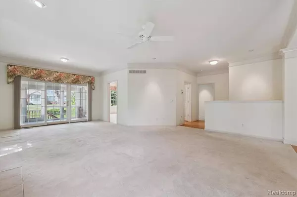 1921 Dunham Drive, Rochester, MI 48306