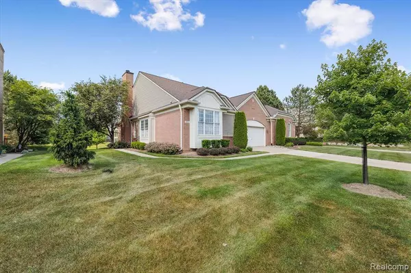 1921 Dunham Drive, Rochester, MI 48306