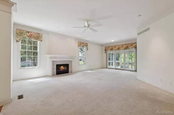 1921 Dunham Drive, Rochester, MI 48306