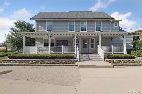 127 W University Drive, Rochester, MI 48307