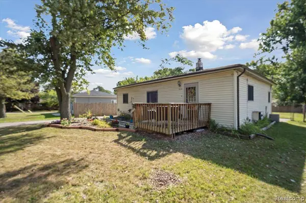 7474 River Vista Street, Utica, MI 48317