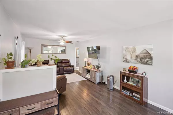 7474 River Vista Street, Utica, MI 48317