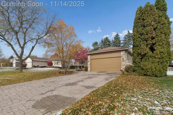 634 Lockport RD, Rochester Hills, MI 48307