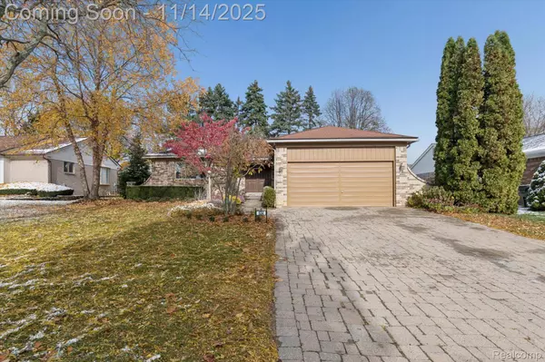 634 Lockport RD, Rochester Hills, MI 48307