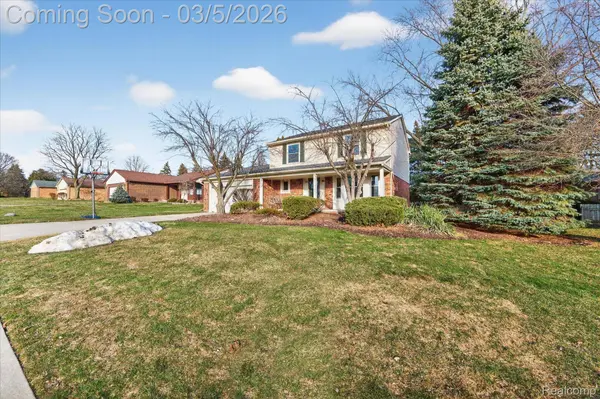 2075 Elkhorn DR, Rochester Hills, MI 48307