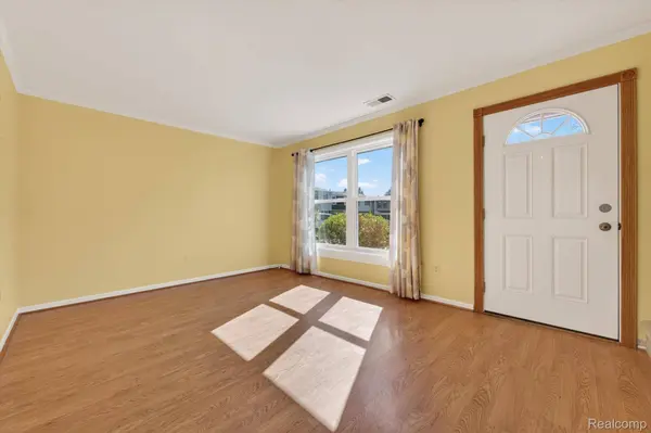 1121 Marquette CT, Rochester Hills, MI 48307