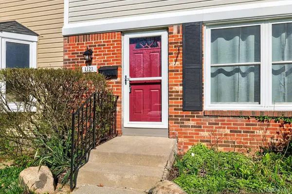 1121 Marquette CT, Rochester Hills, MI 48307