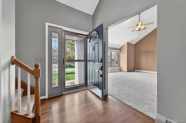 2476 Cedar Key DR, Orion Charter Township, MI 48360