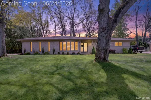6646 Yarborough DR, Shelby Charter Township, MI 48316