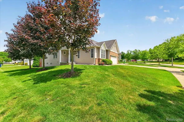 3576 Riverside DR, Auburn Hills, MI 48326