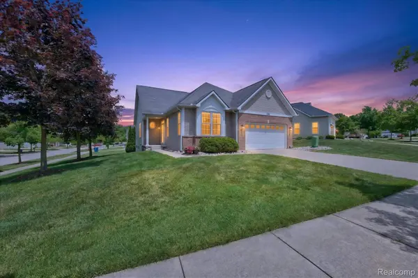 3576 Riverside DR, Auburn Hills, MI 48326