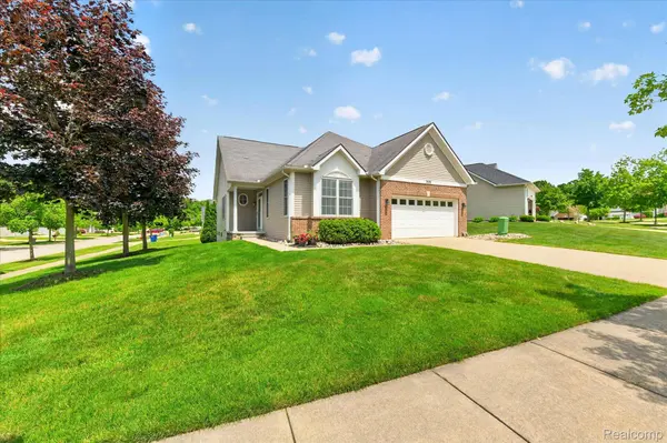 3576 Riverside DR, Auburn Hills, MI 48326