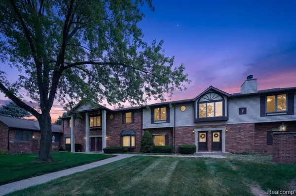 2321 London Bridge Dr DR #22