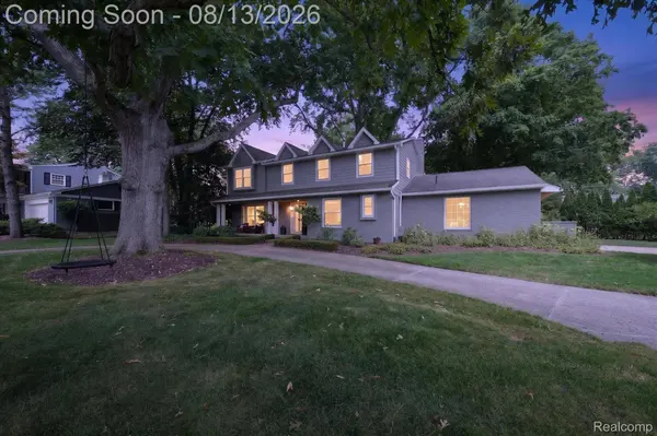 32240 Robinhood DR, Beverly Hills Village, MI 48025