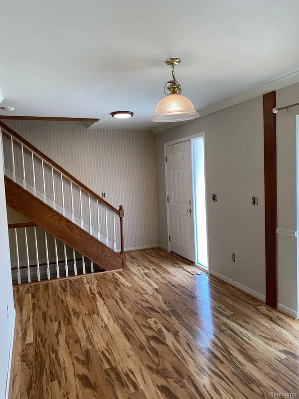 629 Oakbrook #18, Rochester Hills, MI 48307