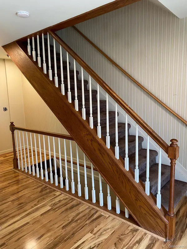 629 Oakbrook #18, Rochester Hills, MI 48307