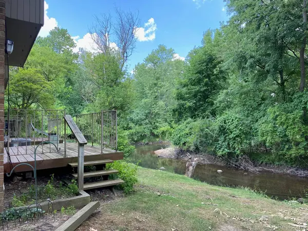629 Oakbrook #18, Rochester Hills, MI 48307